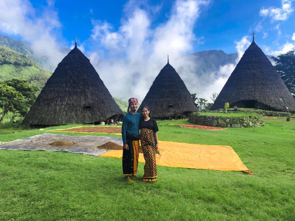 Komodoku One Love Homestay And Tour Лабуан-Бахо Экстерьер фото