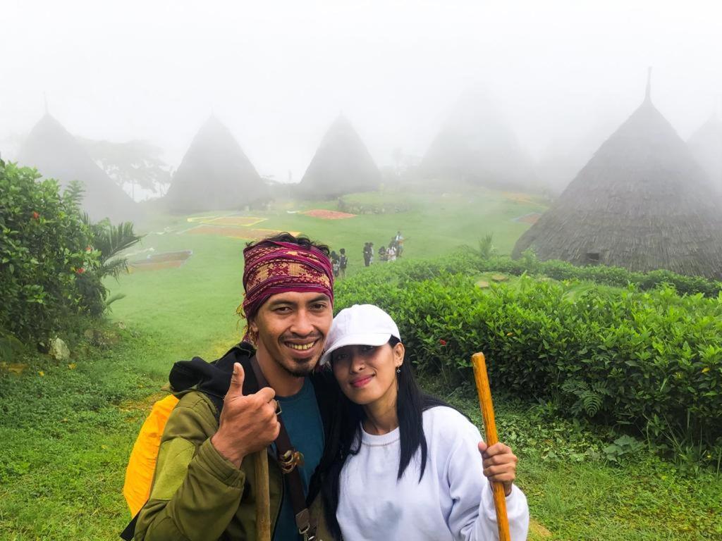 Komodoku One Love Homestay And Tour Лабуан-Бахо Экстерьер фото